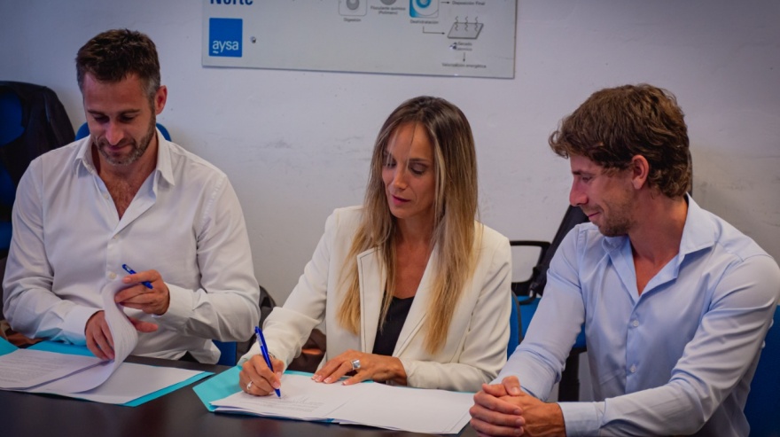 Malena Galmarini firmó un convenio para realizar obras de agua y cloaca en Pilar y San Fernando