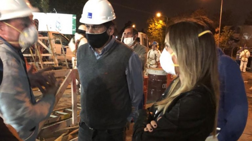 Malena Galmarini estuvo presente en la obra de reparación de grandes conductos que AySA realiza en Pacheco