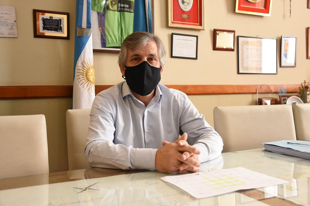 Guillermo Britos firmó un convenio para la extensión de la red cloacal