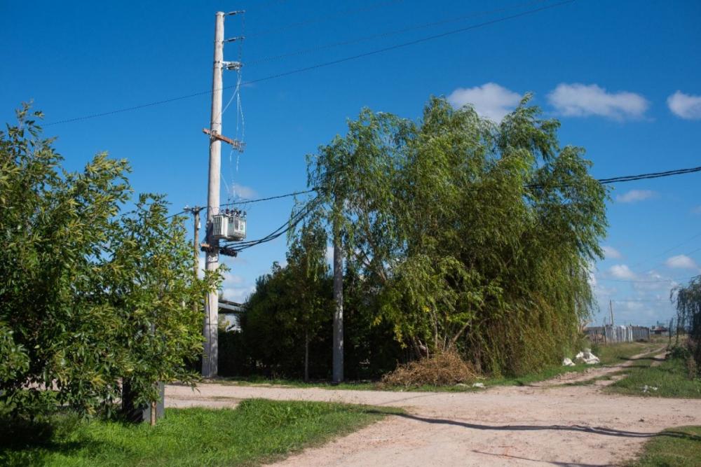 EDELAP continúa ampliando la red eléctrica en Parque Sicardi