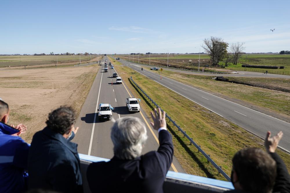 Fernández inauguró un tramo de la Autopista Ruta Nacional 7 entre Chacabuco y Junín
