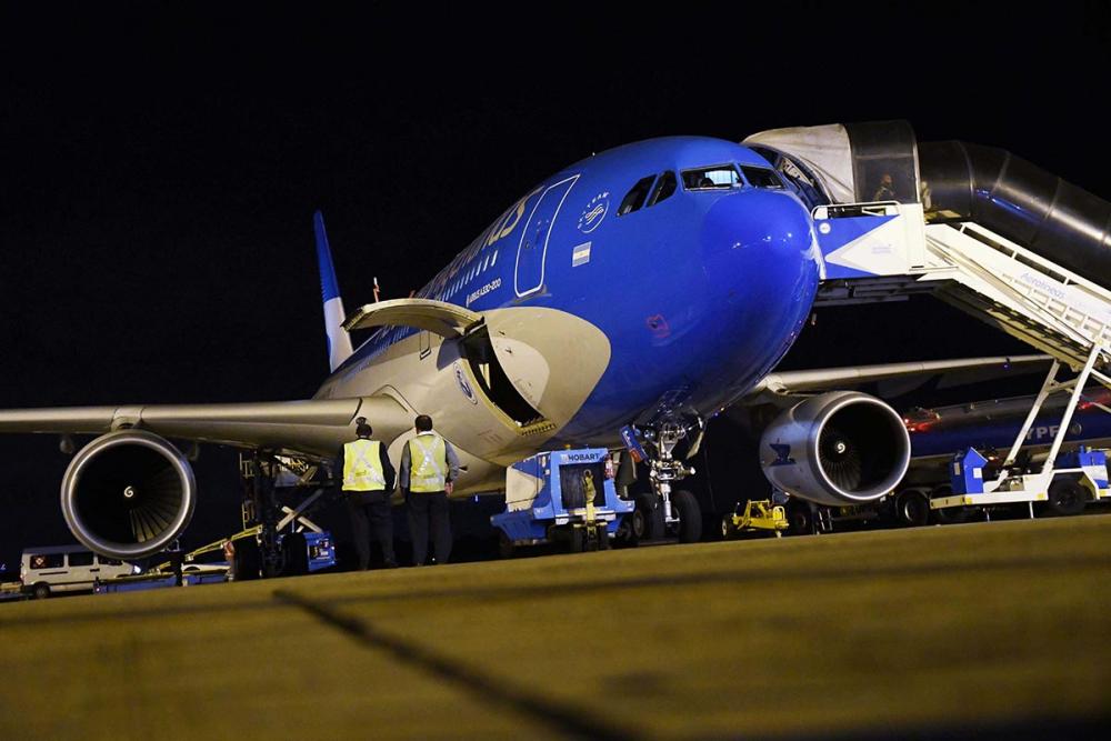 Partió hacia Rusia el vuelo que traerá el primer lote del principio activo para producir en la Argentina la vacuna Sputnik V