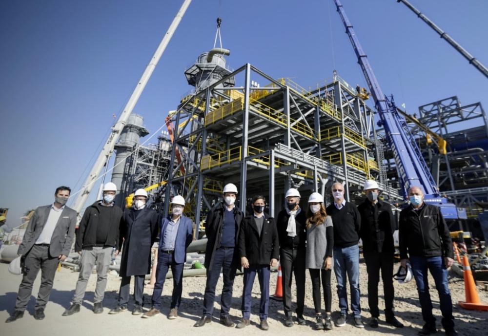 Kicillof recorrió las obras que aumentarán la potencia de la Central Térmica Ensenada Barragán