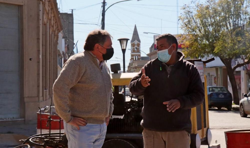 Federico supervisó obras de pavimentación en la ciudad