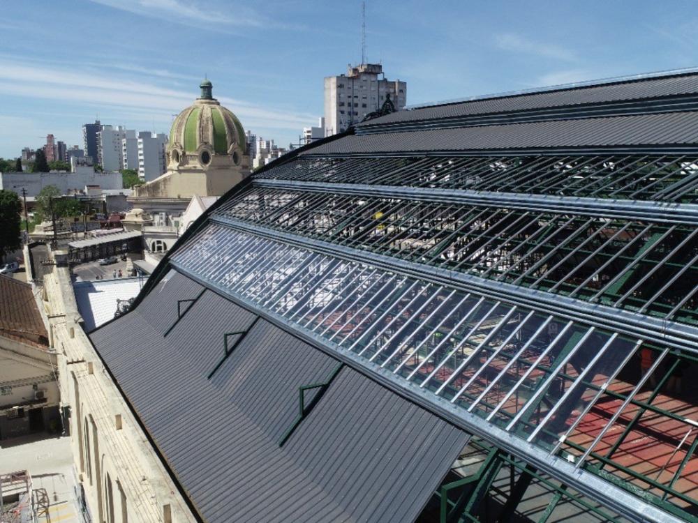 D’Onofrio aseguró que ya está listo el 50% del nuevo techo de la estación de tren de La Plata