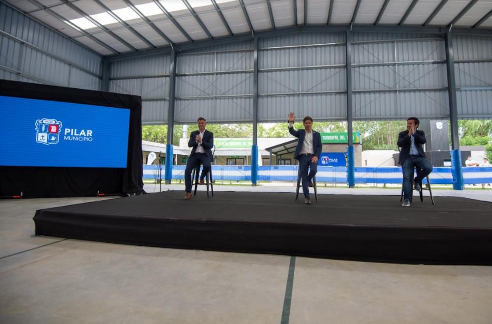 Kicillof y Achával inauguraron un nuevo polideportivo municipal en Del Viso