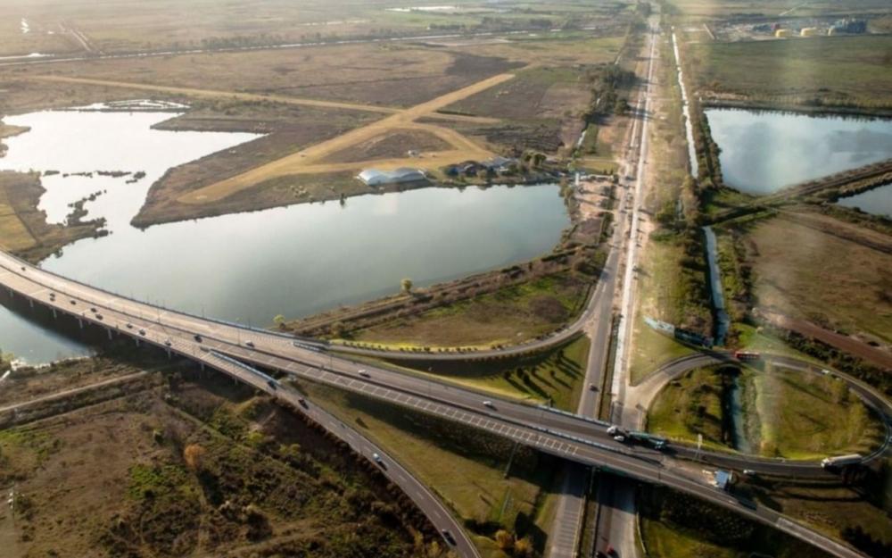 Lissalde consideró “prioritario hacer la bajada de la autopista BsAs-La Plata en la Avenida 520”