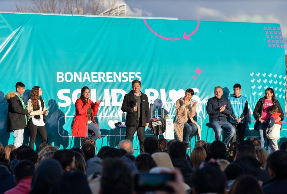 Kicillof encabezó el lanzamiento de una nueva etapa del programa Bonaerenses Solidarios y Solidarias