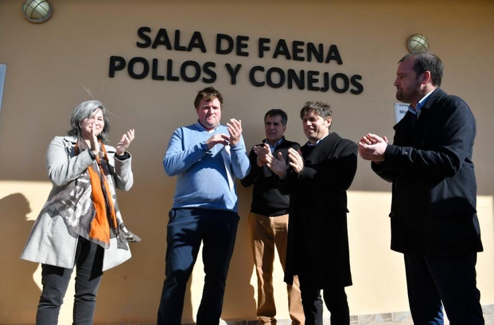 Kicillof recorrió las nuevas instalaciones de la Escuela de Educación Agraria N° 1 de Rivadavia