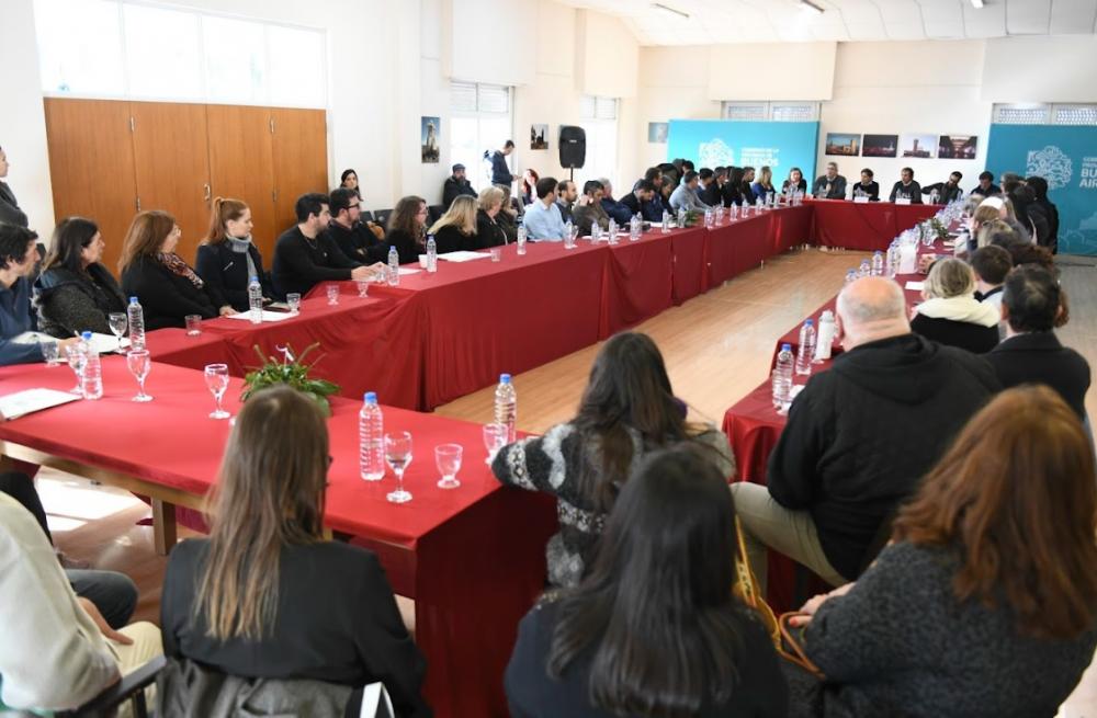 Kicillof se reunió con representantes de la producción y el turismo en Carhué