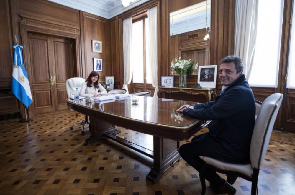 Cristina Kirchner recibió a Sergio Massa, antes que asuma como "superministro"