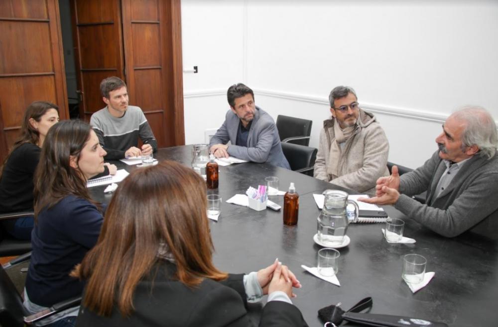 Costa se reunió con la Unión Industrial de la Provincia de Buenos Aires