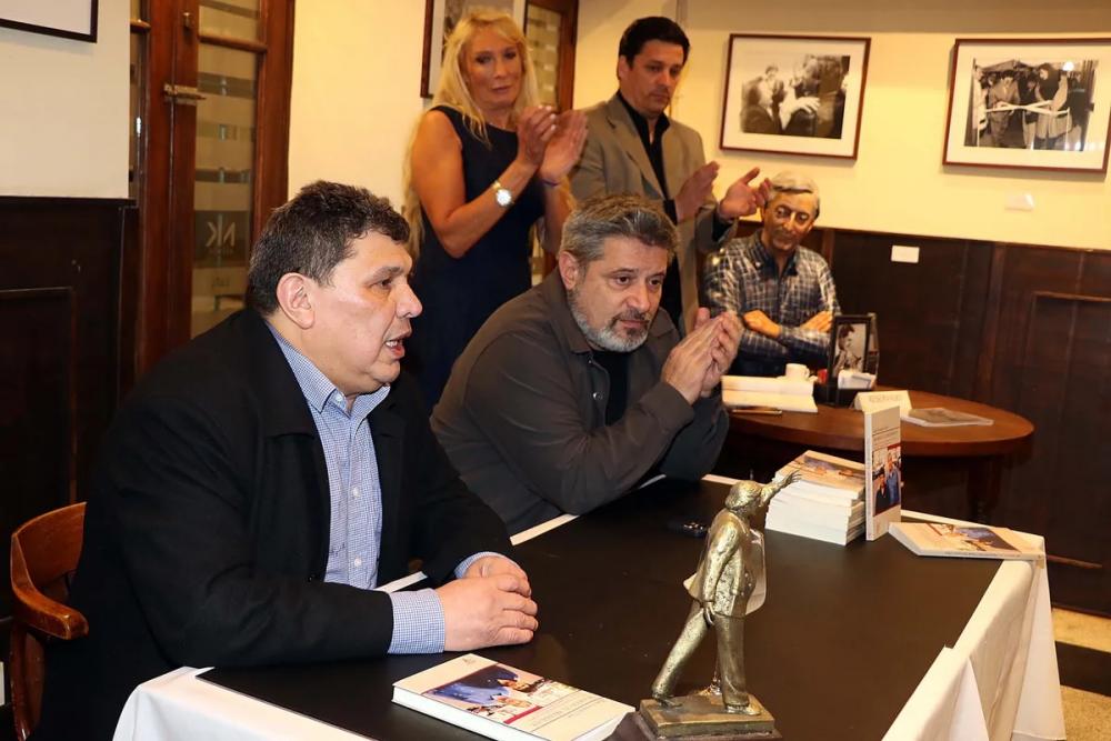 Rudy Ulloa presentó el libro de su vida junto a Néstor Kirchner