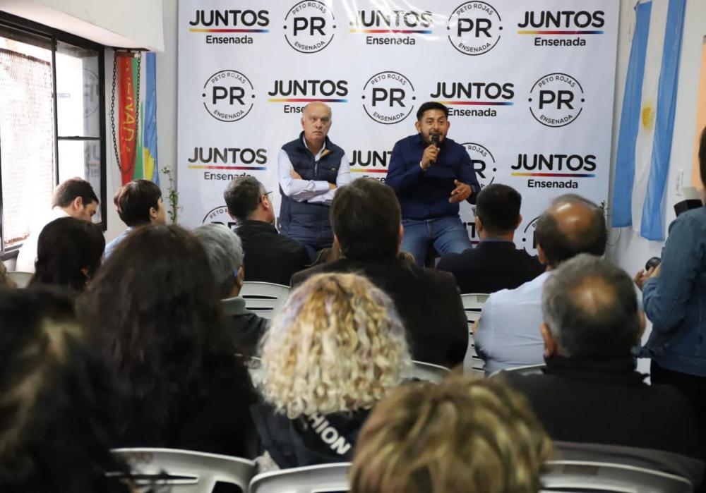 Junto a Grindetti, "Peto" Rojas inauguró nuevo local en Ensenada