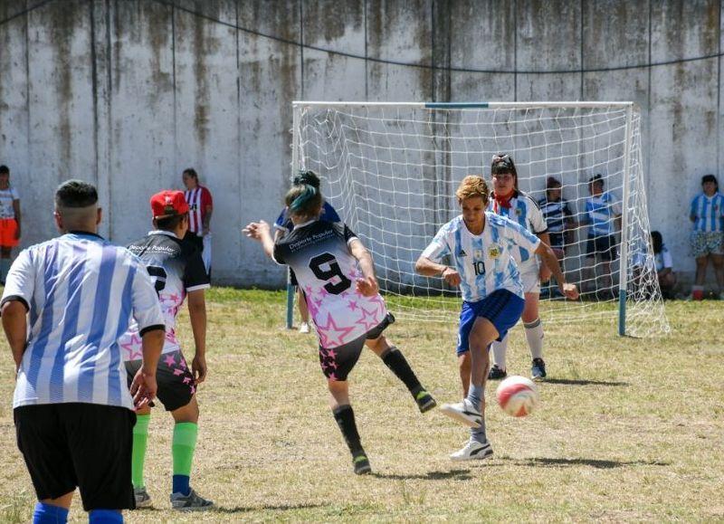 Arrancó el mundialito de fútbol femenino en contexto de encierro