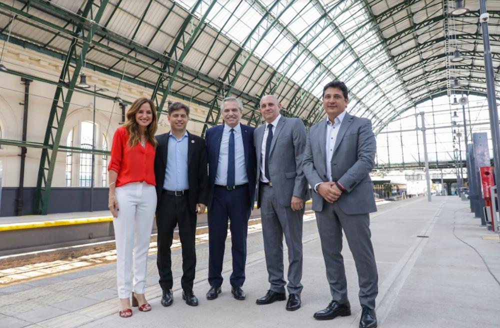 Kicillof participó de la inauguración del nuevo techo de la estación de tren de La Plata