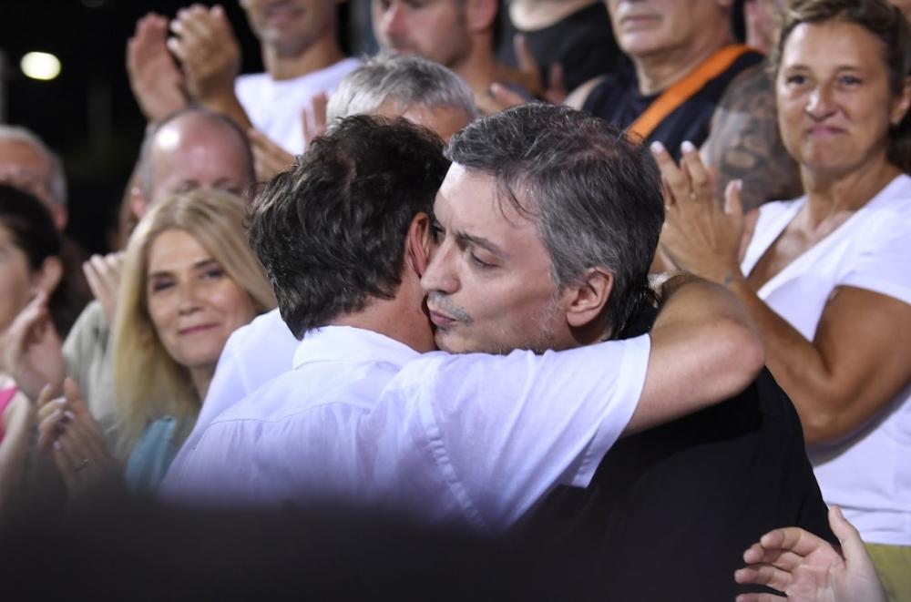 Kicillof y Máximo Kirchner encabezaron el cierre del Plenario de la Militancia en Avellaneda