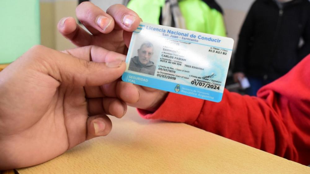 Las personas que adeuden cuota alimentaria no podrán renovar la licencia de conducir en Buenos Aires