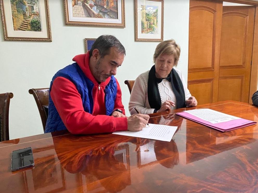 Castelli firmó la primera escritura del Sector Industrial Planificado
