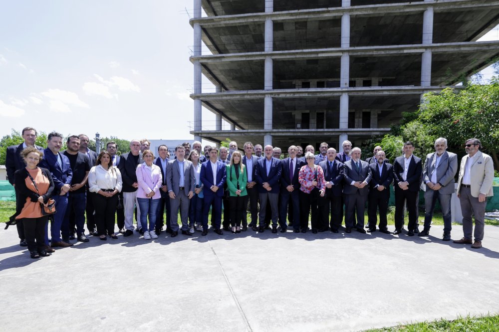 Kicillof firmó convenios con universidades para reactivar obras paralizadas por el Gobierno nacional