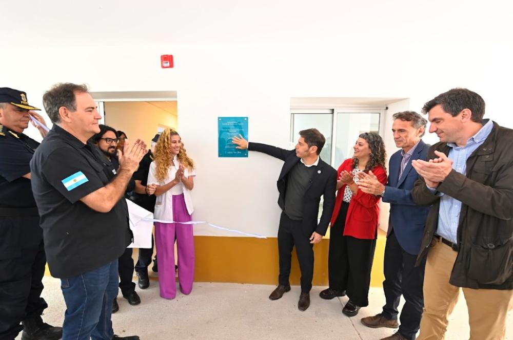 Kicillof inauguró la puesta en valor del edificio de sanidad de la Escuela de Policía Juan Vucetich