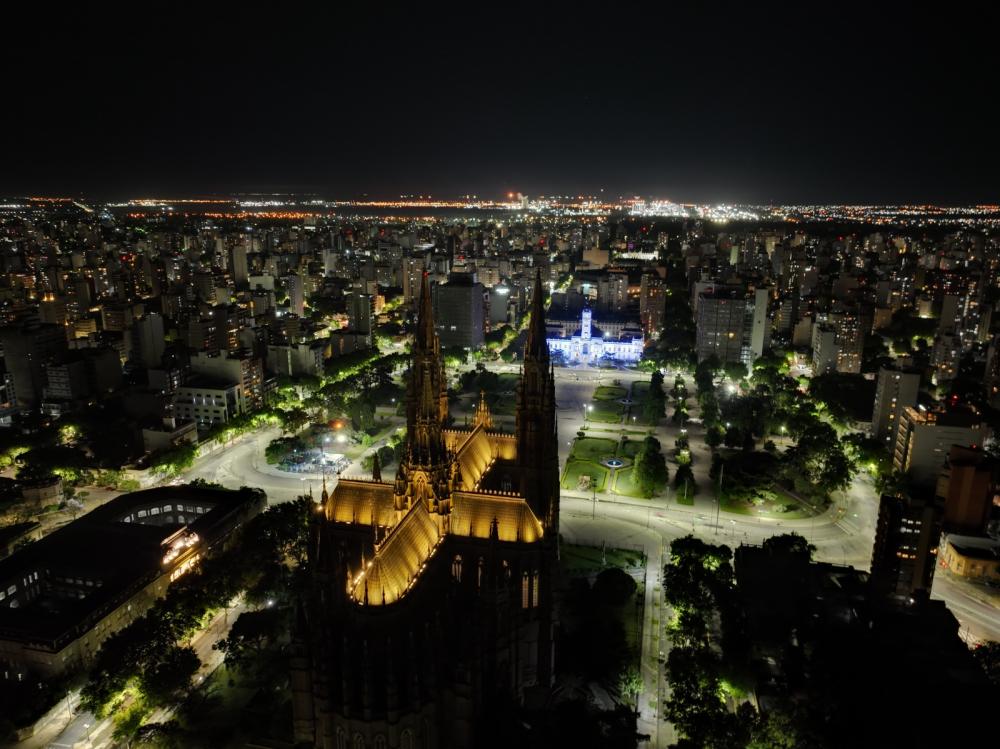 La Catedral se llena de luz y su campanario de música otra vez