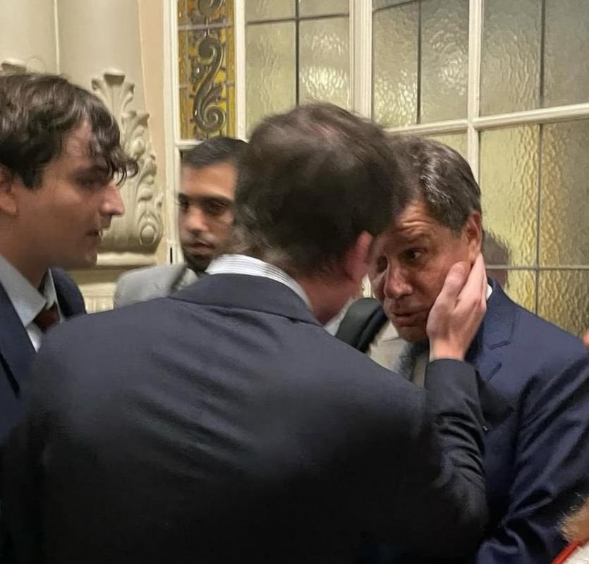 "Ahora me vas a conocer": Jonatan Viale reveló parte del diálogo entre Santiago Caputo y Facundo Manes