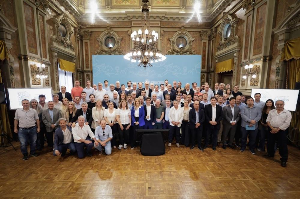 Kicillof dijo que repartirá recursos a los municipios si logra recuperar fondos nacionales Kicillof dijo que repartirá recursos a los municipios si logra recuperar fondos nacionales