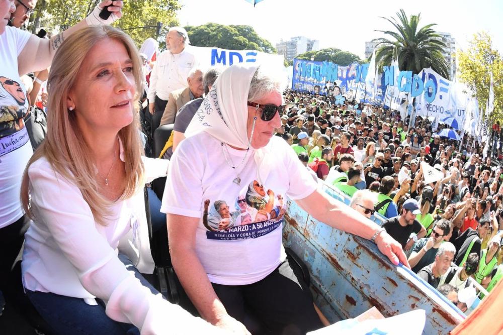 Verónica Magario: "La función del Estado no es perseguir y desaparecer, es cuidar a todos los argentinos" Verónica Magario: "La función del Estado no es perseguir y desaparecer, es cuidar a todos los argentinos"
