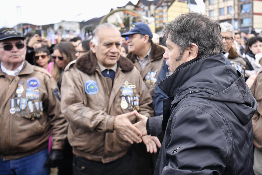 Kicillof participó del acto por el Día de los veteranos y los caídos en Malvinas en Ushuaia Kicillof participó del acto por el Día de los veteranos y los caídos en Malvinas en Ushuaia