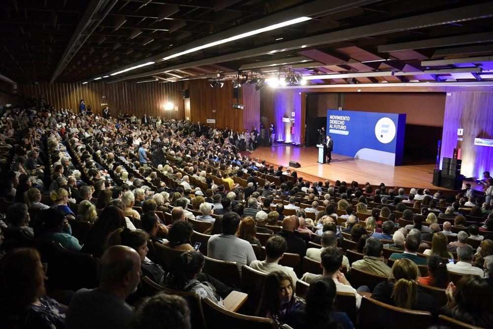 Kicillof: “Es momento de pensar qué pasaría si Milei continúa cuatro años más" Kicillof: “Es momento de pensar qué pasaría si Milei continúa cuatro años más"