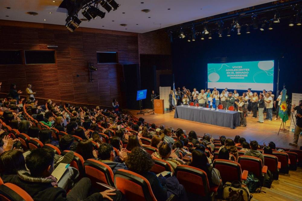 El Senado bonaerense impulsa la 5° edición del programa ‘Voces Adolescentes’ El Senado bonaerense impulsa la 5° edición del programa ‘Voces Adolescentes’
