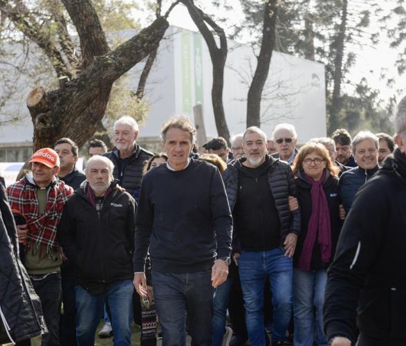Katopodis: “Milei trabaja para los ricos y destruye a la industria nacional" Katopodis: “Milei trabaja para los ricos y destruye a la industria nacional"