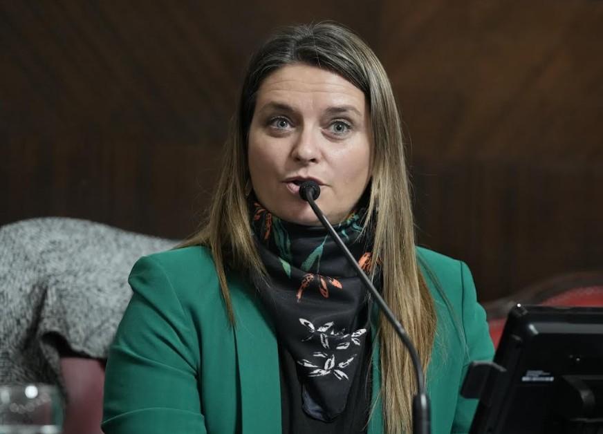 El Senado bonaerense dio media sanción al proyecto que reconoce el heroísmo de Rubén Zalazar El Senado bonaerense dio media sanción al proyecto que reconoce el heroísmo de Rubén Zalazar