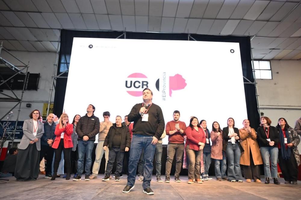 Emiliano Balbín encabezó el relanzamiento del radicalismo bonaerense en La Plata Emiliano Balbín encabezó el relanzamiento del radicalismo bonaerense en La Plata