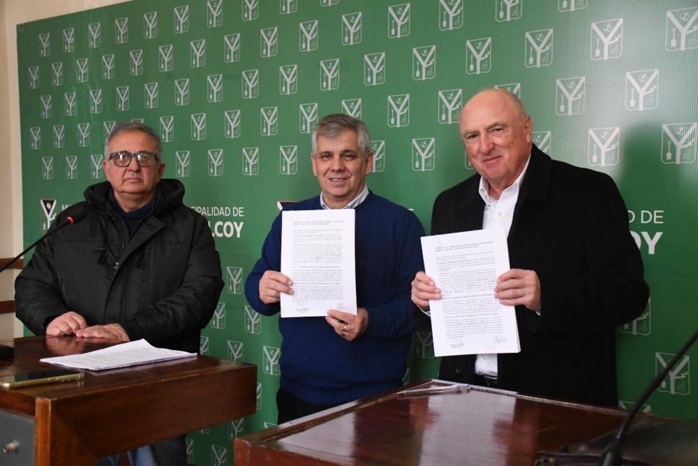 Se firmó el convenio para finalizar el Complejo Federación: Britos pidió al Concejo "pensar en el beneficio para todos los chivilcoyanos" Se firmó el convenio para finalizar el Complejo Federación: Britos pidió al Concejo "pensar en el beneficio para todos los chivilcoyanos"