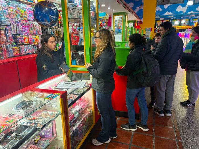 El Ministerio de Trabajo bonaerense fiscalizó condiciones laborales en cines y salones de juego El Ministerio de Trabajo bonaerense fiscalizó condiciones laborales en cines y salones de juego