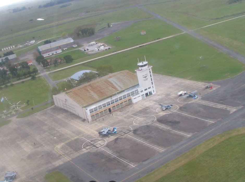 La Provincia rechaza la reducción de las actividades de la Base Aeronaval Punta Indio La Provincia rechaza la reducción de las actividades de la Base Aeronaval Punta Indio