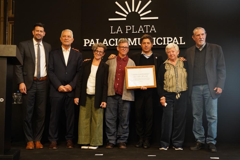 Alak, Kicillof y Storani encabezaron el reconocimiento de Sergio Karakachoff como ciudadano ilustre post mortem Alak, Kicillof y Storani encabezaron el reconocimiento de Sergio Karakachoff como ciudadano ilustre post mortem