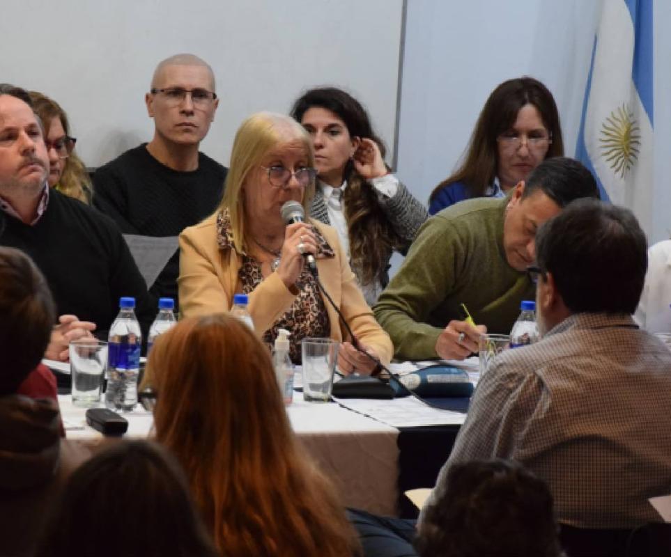 Liliana Olivera: “La altísima adhesión al paro demuestra la disconformidad de los docentes con la propuesta salarial” Liliana Olivera: “La altísima adhesión al paro demuestra la disconformidad de los docentes con la propuesta salarial”