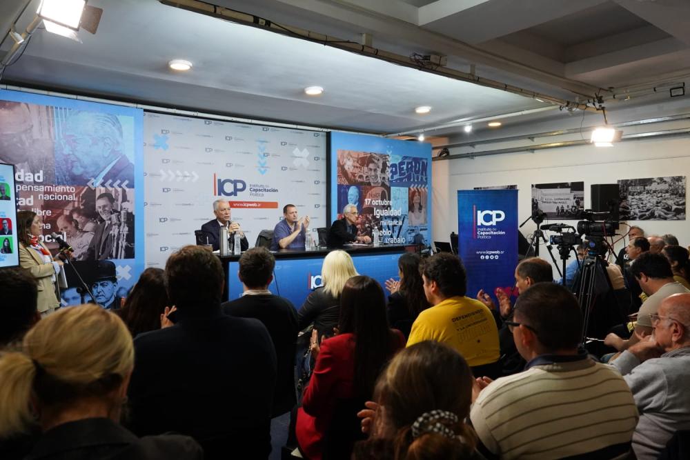 Junto a Julio Alak, se presentó una nueva clase de formación política con Brienza y Raimundi Junto a Julio Alak, se presentó una nueva clase de formación política con Brienza y Raimundi